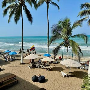 Beach Life Palomino - Beach Party Hostel & Beach Club